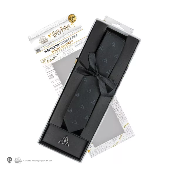 Halál ereklyéi Nyakkendő Deluxe Ajándékszett – Harry Potter Elegancia Sötét Stílusban Halál ereklyéi Nyakkendő Deluxe Ajándékszett – Harry Potter Elegancia Sötét Stílusban