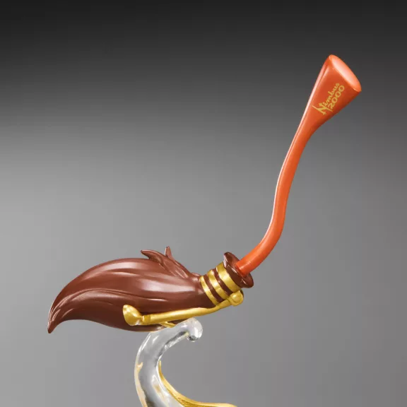 Nimbus 2000 és Aranycikesz szobor